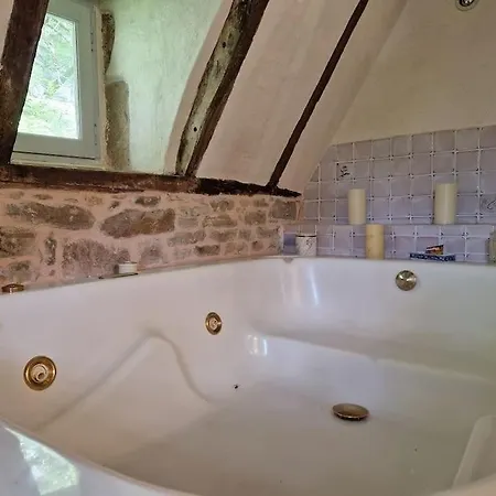 La Providence, Moulin Du Xiiie Siecle Вилла Bozouls