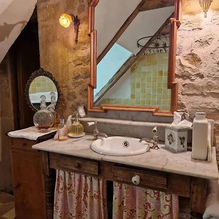 Villa La Providence, Moulin Du Xiiie Siecle *