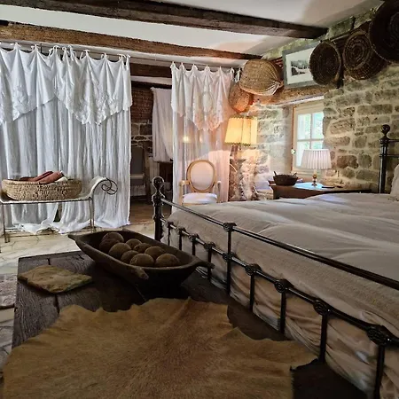 La Providence, Moulin Du Xiiie Siecle Villa