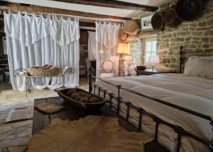 La Providence, Moulin Du Xiiie Siecle Villa